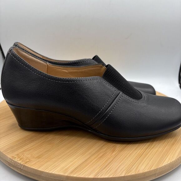 Softspots Womens 8.5M Wedge Elastic Panel Black Leather Round Toe casual Comfort - Picture 2 of 10